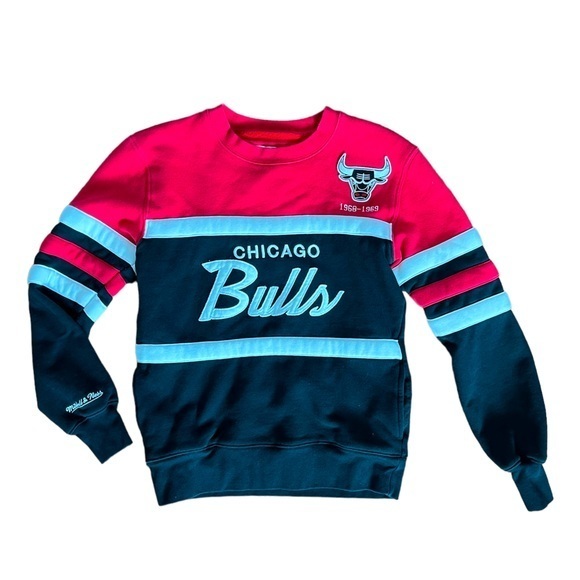 Chicago Bulls Mitchell & Ness Crewneck Sweatshirt, Size Small